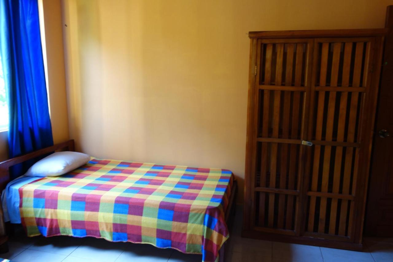 Hostal Tena Naui Экстерьер фото