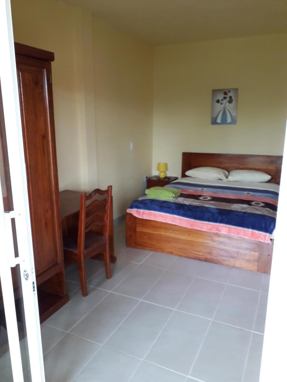 Hostal Tena Naui Экстерьер фото