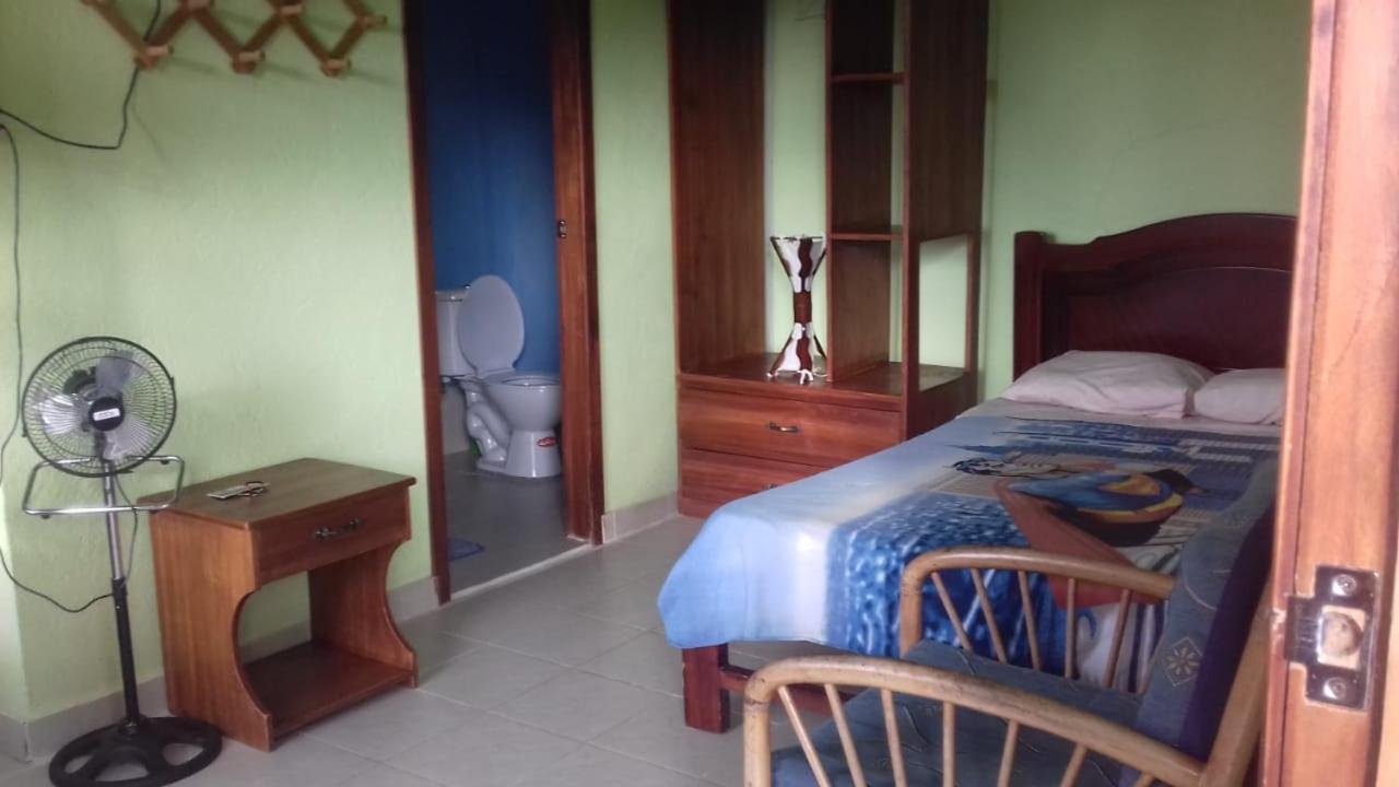 Hostal Tena Naui Экстерьер фото